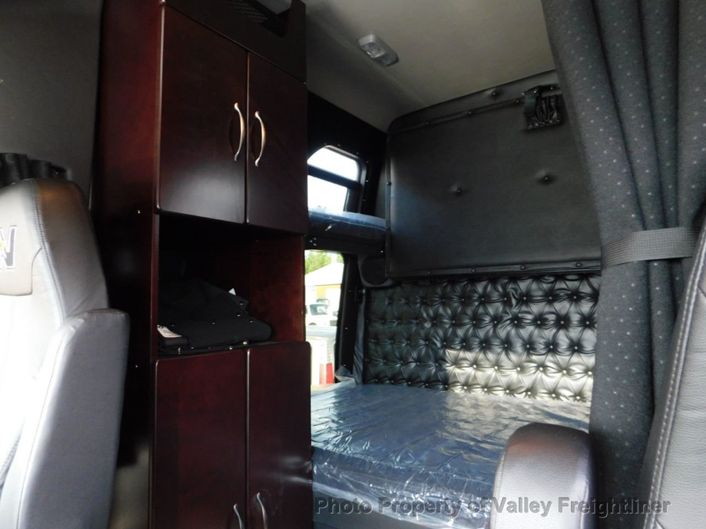 Valleyftl's tweet photo. New 2020 Western Star 5700XE 82" Stratosphere Sleeper, DD15 Engine, 505HP, DT12 AMT, 5 Years Detroit Connect Base Package included! #westernstartrucks #5700XE #Daimler #detroitconnect #virtualtech

https://t.co/LF0CFpJOL3

Call 216-267-4800 https://t.co/swy2j5J2At