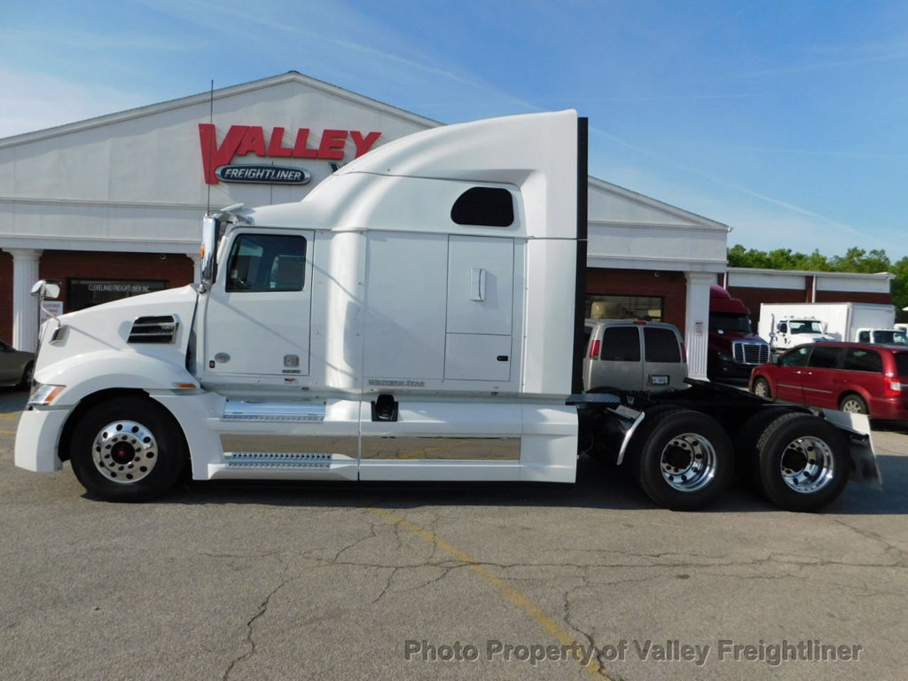 Valleyftl's tweet photo. New 2020 Western Star 5700XE 82" Stratosphere Sleeper, DD15 Engine, 505HP, DT12 AMT, 5 Years Detroit Connect Base Package included! #westernstartrucks #5700XE #Daimler #detroitconnect #virtualtech

https://t.co/LF0CFpJOL3

Call 216-267-4800 https://t.co/swy2j5J2At