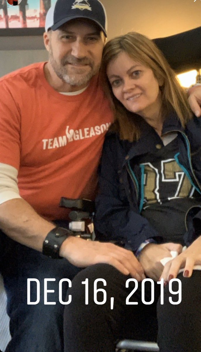CathyStandish's tweet photo. @TheSteemer - that was the thing about Angela. There were #NoWhiteFlags. βπ»πΉ
#GivingTuesday #tuesdayvibes #ForAngela #TheBeerLightisShining #TheSoulisInvincible https://t.co/nmZLW4tbXL