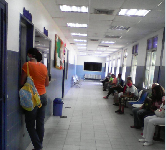ivssoficial's tweet photo. #5May | El Gobierno Bolivariano continua garantizando la salud del pueblo, en la #FrmaciaAtoCosto de @ivssdesancarlos #IVSS,  estado #Cojedes, acuden los pacientes a retirar la continuidad de sus tratamientos alto costo. #EscudoBolivarianoAntiimperialista
 @NicolasMaduro https://t.co/zSDZxPZPH9