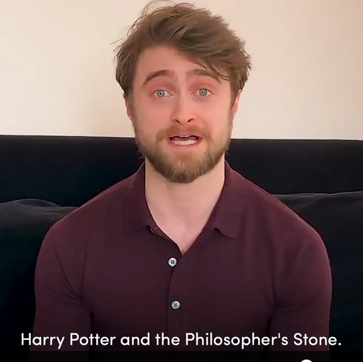 ATENÇÃO O DANIEL RADCLIFFE LENDO COISA DE HARRY POTTER