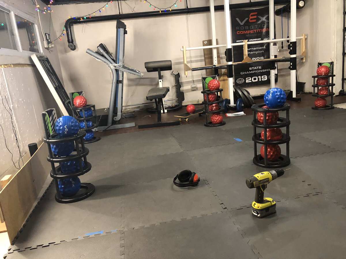 BroncoSteel's tweet photo. We are just a little bit excited:) 2021 #VEXChangeUp #omgrobots #VEX https://t.co/WESurRnvUo