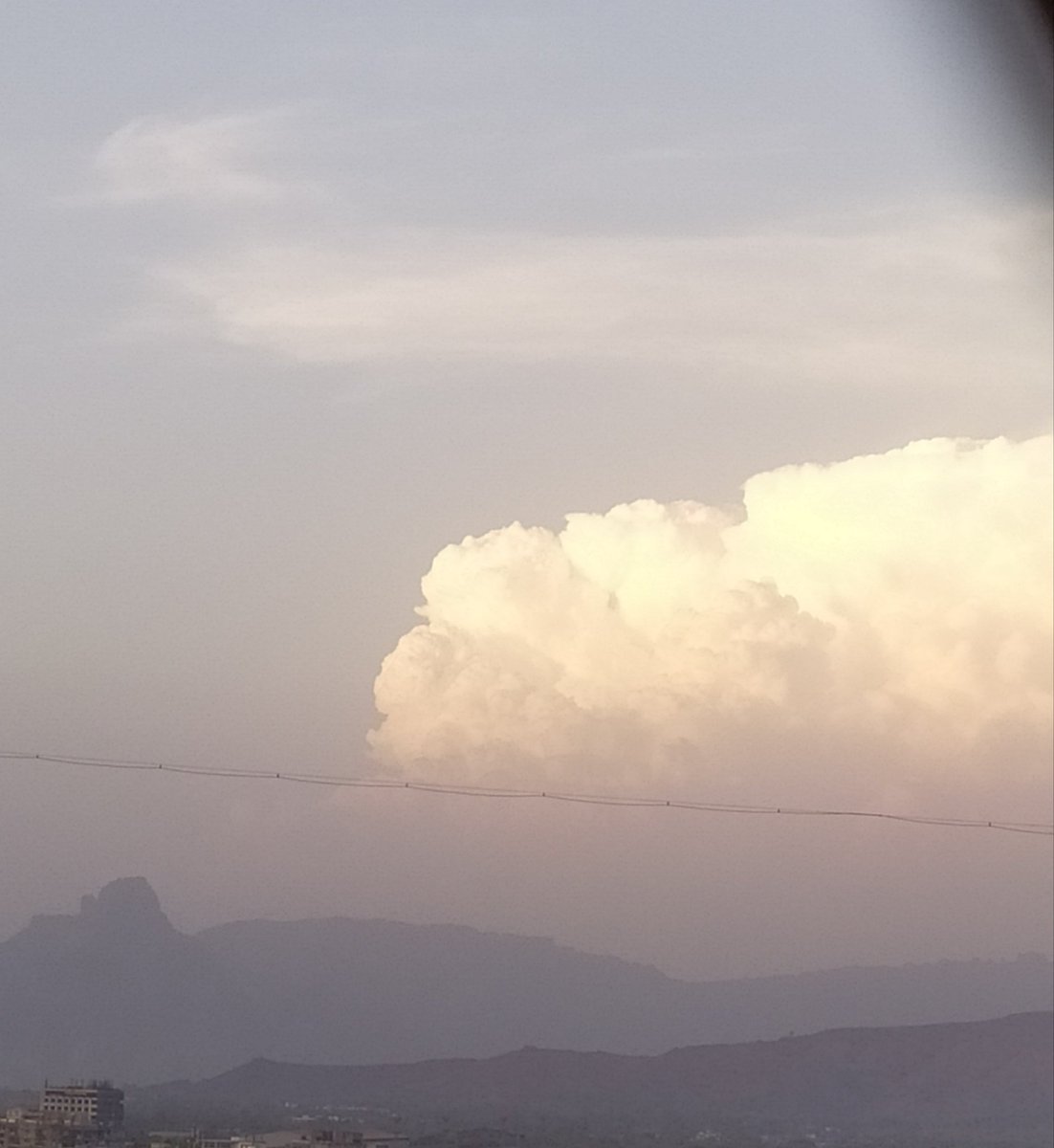 shine279's tweet photo. Beautiful clouds today and the mountain that I haven't been able to see clearly yet in years. It's completely invisible sometimes (pollution/smoke from factory)
#shine_captures
Jungkook, I am thinking of you because of the clouds 💜 @BTS_twt https://t.co/dqjFPFICAU