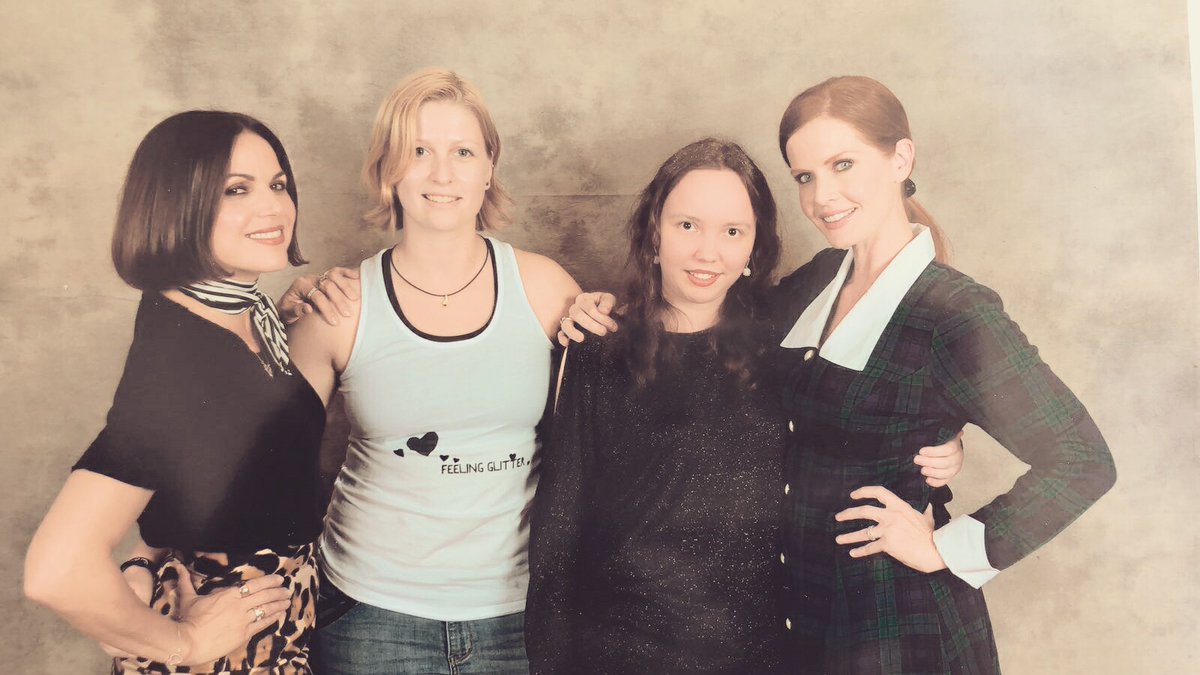 OnceUponAHappy's tweet photo. THEC 2 was one of the best weekends of my life and remains my favorite Con 💕 Can't believe it's been two years. Also I really miss my girls &amp; the best cast in the world ❤💚 #THEC2 https://t.co/4doDavU1jf