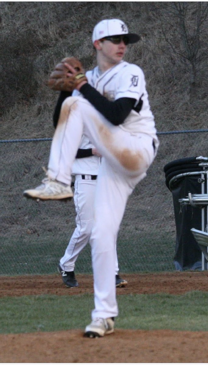 DHS Titan Baseball tweet media