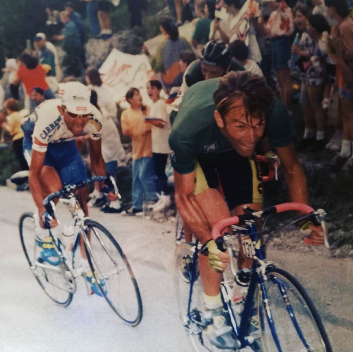 IlGregariaccio's tweet photo. In questa foto veste i panni dell’ “avversario”, ma per due anni, del Pirata, fu fido gregario.

Oggi, Martedì 5 maggio, sarà in diretta con noi  a partire dalle ore 18.

Ovviamente parliamo di don Michele Coppolillo.

A dopo😘 https://t.co/jWYosqRdRT