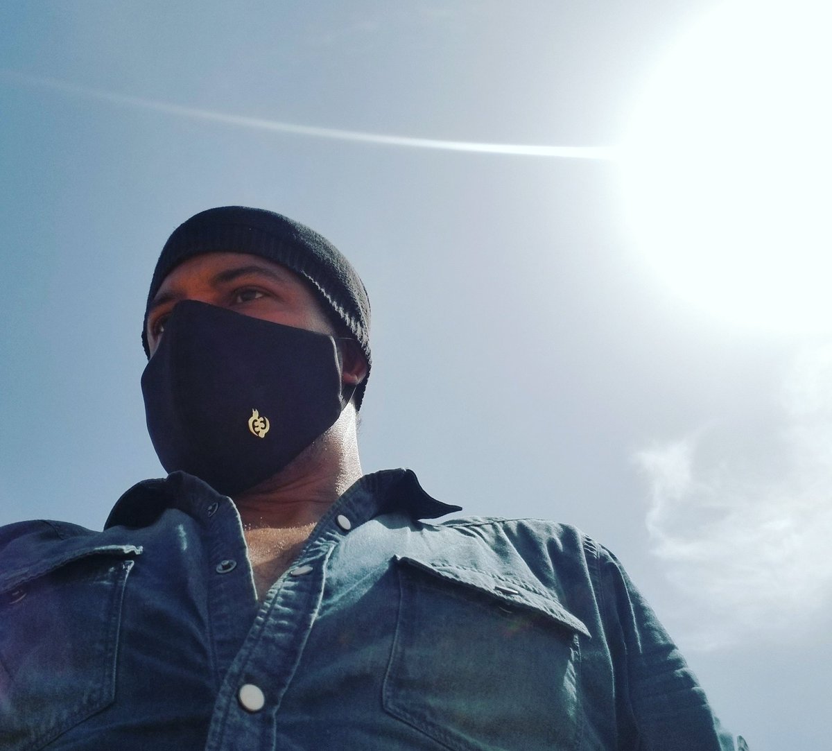 iam_vanvicker's tweet photo. THE MAN IN MASK. Awesome action movie title, lol. Thanks to @elikemkumordzie for my mask to help fight against the spread of COVID-19. Wear a mask, stay safe. #coronavirus #wearamaskstaysafe #vanvicker #covid19citizenscoalition #theyounggodfather https://t.co/fZFRidy60h