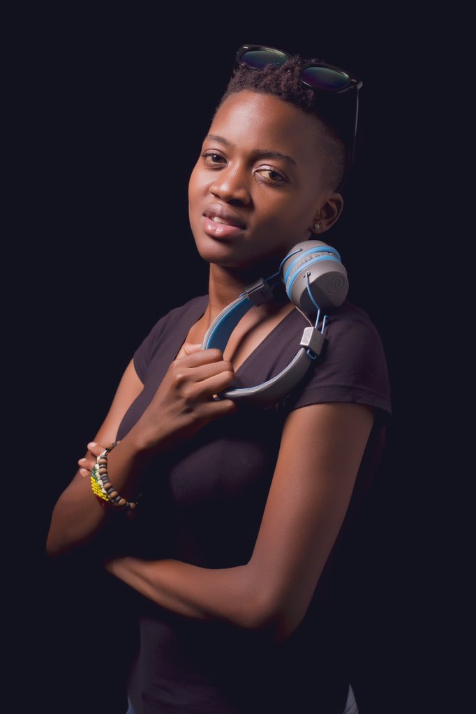 AfricaMCWeek's tweet photo. Do you want  @Dj_Sichi to join the Fill Up Africa Music Festival 2021 lineup?

To vote for her: Follow @FillUpAfrica &amp; @Dj_Sichi Retweet and Comment #FillUpAfrica 🇿🇲 https://t.co/MZYZavLaso