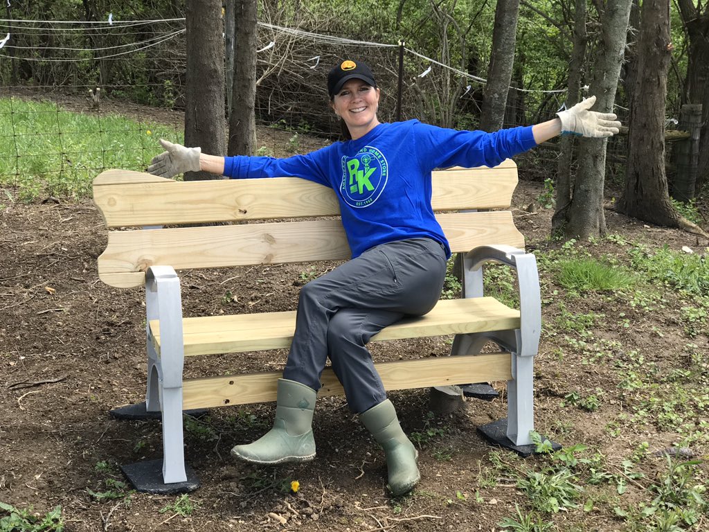 nanpayne12's tweet photo. New memorial bench! Not yet named! Let Love Farm - experience peace! https://t.co/OskMhyby6F