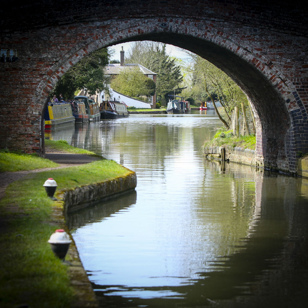 Take a minute out of your day and imagine you're by the canal. Here are some of our favourite reflection photos, we hope you enjoy them #StayHomeSaveLives