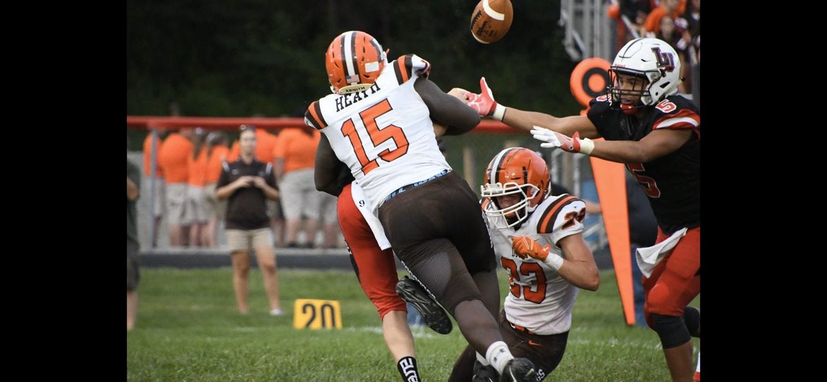 The class of 2020 is helping to set the standard for Heath FB, continuing their careers by playing college athletics. <a href="/Bryce23Baker/">Bryce Baker</a> and @dupps <a href="/WittFootball/">Wittenberg Football</a> <a href="/JacobByers73/">Beast73</a> <a href="/DubC_Football/">Wilmington Football</a> Cortez Hatem <a href="/MuskingumFB/">Muskingum Football</a> 
#itsagreatdaytobeabulldog #buildtheculture