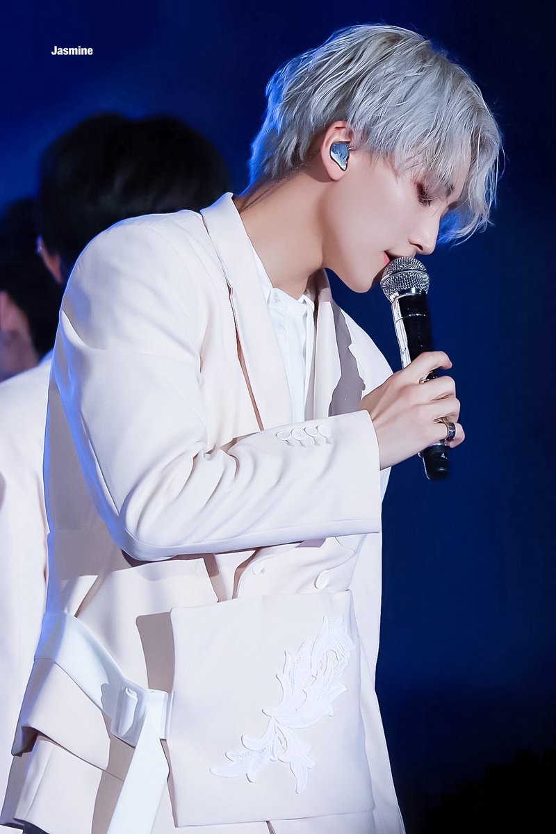 WJishu's tweet photo. JEONGHAN cute
JEONGHAN handsome
#jeonghan #정한 
/Jasmine https://t.co/micyNffdGG