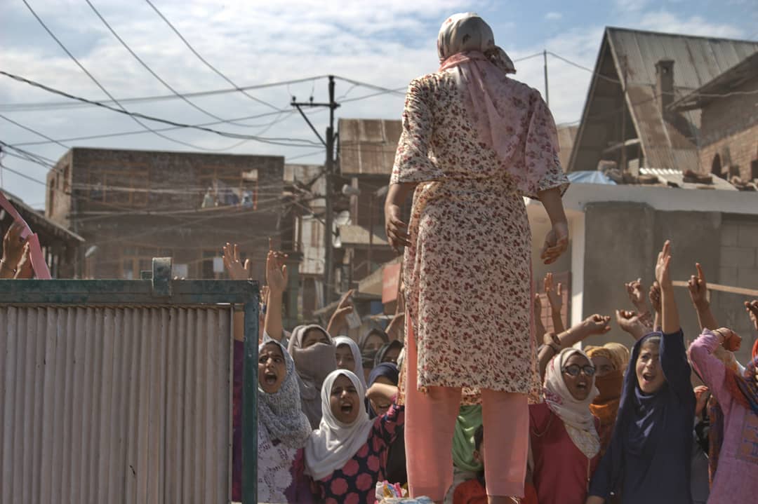 radartreview's tweet photo. "Documenting our stories is all we have here."

Last summer, India turned Kashmir into the world's largest open-air prison, shutting off all communications with the outside world. 

Niall Walker spoke to the artists resisting the siege.
⬇️✊

https://t.co/BAhFQgqBuY

#Kashmir https://t.co/6TJWmklUrl