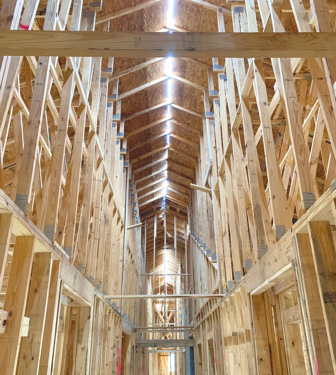 PiArchitects's tweet image. Tall spaces lift the spirit! Here’s a glance at a hallway before it gets closed in with drywall at The Capstone at Station Camp in Gallatin, TN. 

@HuntMidwest

#Construction #SeniorLiving #AssistedLiving #MemoryCare