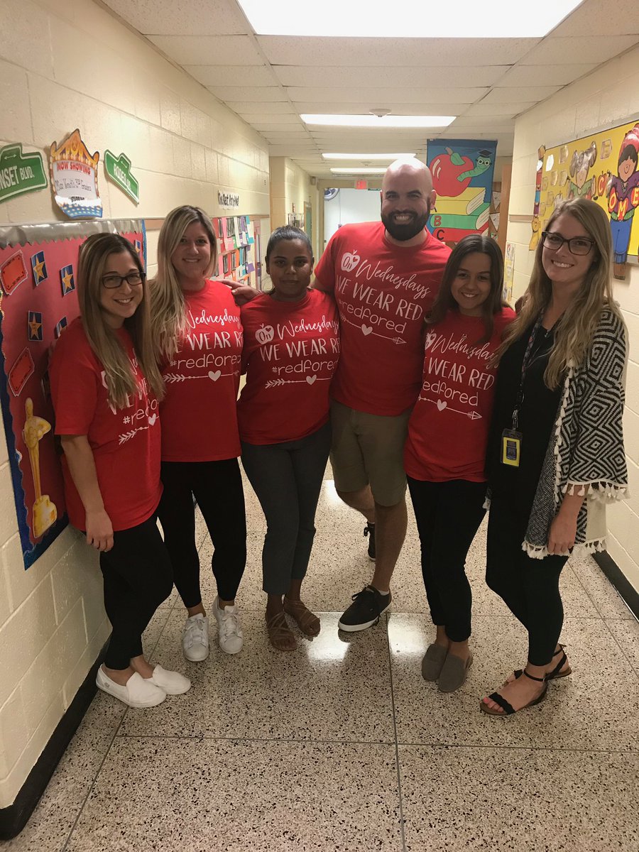 Ms_Taboada's tweet photo. I am super appreciative &amp; grateful for this group of amazing teachers everyday💗 
Sending some extra appreciation and virtual hugs to the best team around 📚 👩‍🏫 #TeacherAppreciationWeek #TeacherAppreciation #truenorthbrunswick #whylp https://t.co/9wysAsga3u