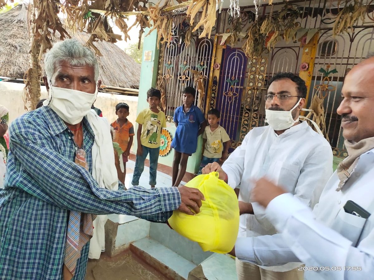 RNagothu's tweet image. #Modikits distributed to poorest of the poor people at pvg palli panchayat, Kadapa dist @poonam_mahajan @v_shrivsatish @Sunil_Deodhar @blsanthosh @AbhijatMishr @tarunchughbjp @BJPMadhukarAP @klnbjp @satyakumar_y @CMRamesh_MP