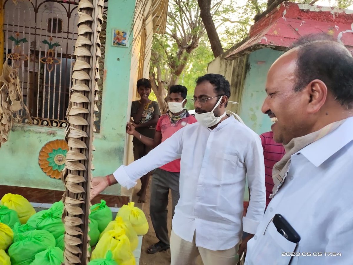 RNagothu's tweet image. #Modikits distributed to poorest of the poor people at pvg palli panchayat, Kadapa dist @poonam_mahajan @v_shrivsatish @Sunil_Deodhar @blsanthosh @AbhijatMishr @tarunchughbjp @BJPMadhukarAP @klnbjp @satyakumar_y @CMRamesh_MP