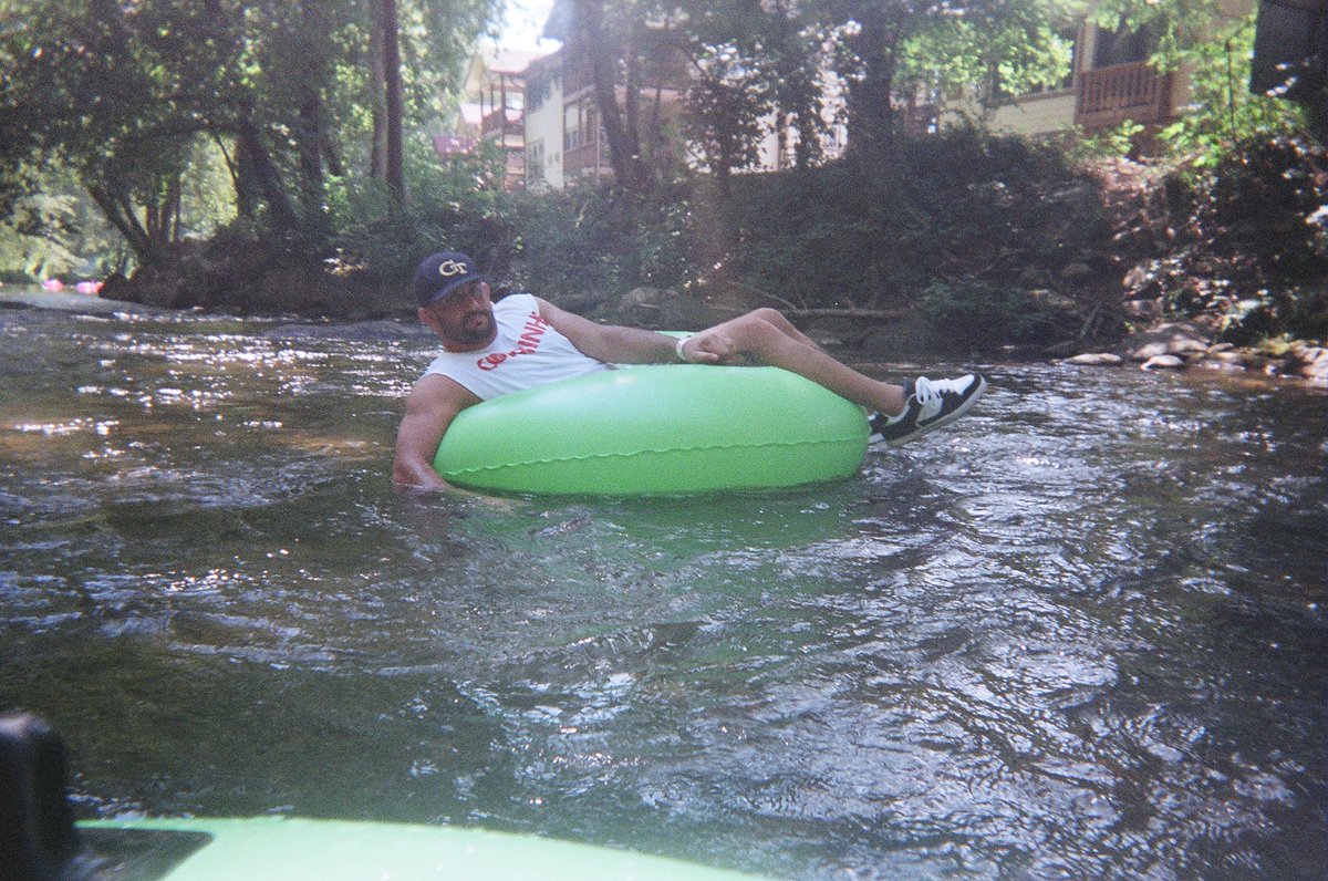 jonathan_tooker's tweet photo. Throwback to river floating. #jonathantooker https://t.co/UIbWrrUN2w