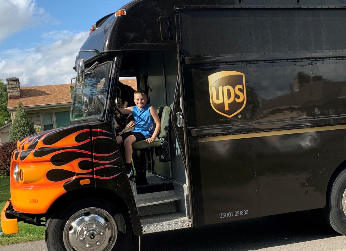 Hunter’s birthday party was cancelled because of #COVID-19, but
<a href="/UPS/">UPS</a> stopped by to brighten his big day. Check out the full story bit.ly/35xdJG5 #HappyBirthday 🥳🎂