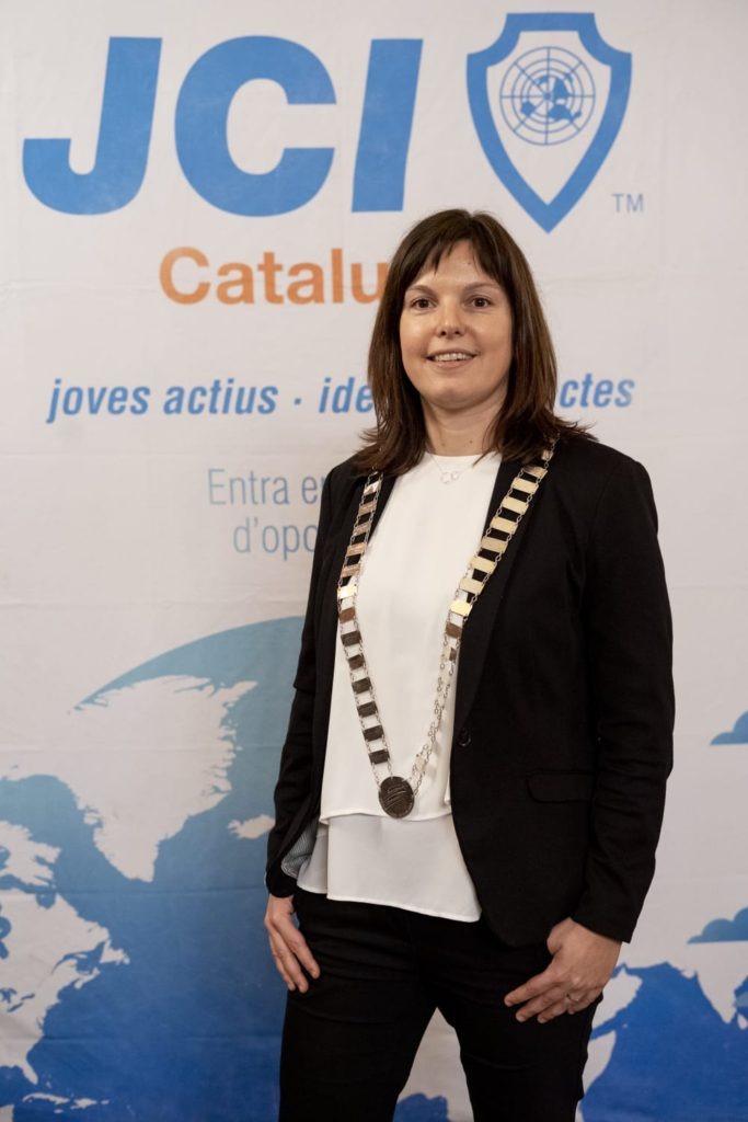 #CarrerMajor 🎙️Comencem explicant-vos la marató formativa 'Joves: preparem-nos per a un món canviant' de la <a href="/JCICatalonia/">JCI Catalunya</a>, amb la seva presidenta, <a href="/annafrisach/">Anna Frixach</a>; i el vicepresident i director de la iniciativa, Cesc Lletjós👩‍🎓I avui els nostres Tonis s'endinsaran en #StarWars 🛸