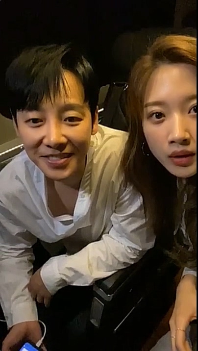 kkkjobduck's tweet photo. 시강이던 셔츠 계속 여미셨는데도 무용지물ㅋㅋㅋ https://t.co/lQ7XgqOdmr