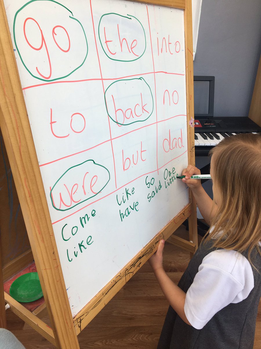 MellyRose2015's tweet photo. @Ahodgkissclass We’ve been doing number formation and HFW bingo today. https://t.co/j0xSoiIj0Q