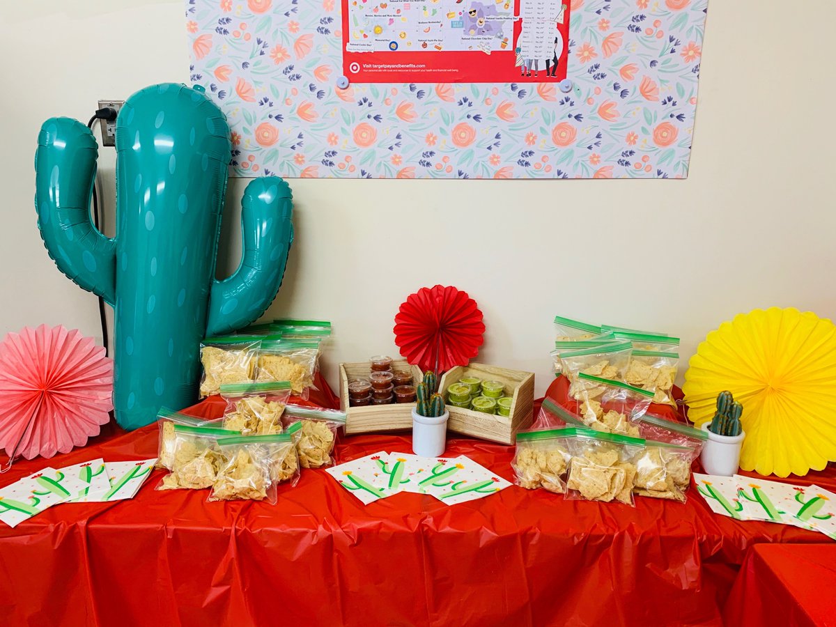 CarlyAtTarget's tweet image. Cinco De Mayo celebration with NACHO average team! 🌵🎉
#T2532 #recognizeyourteam
#worksomewhereyoulove @CP_Target @Puneet_Math @DavePFromTarget