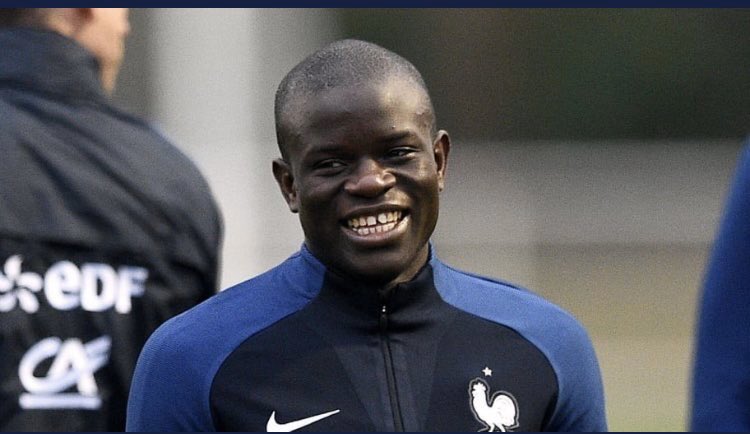 outcontextngolo's tweet photo. Fav pour N’Golo 
Rt pour Kanté https://t.co/PHlYV6Q0RY