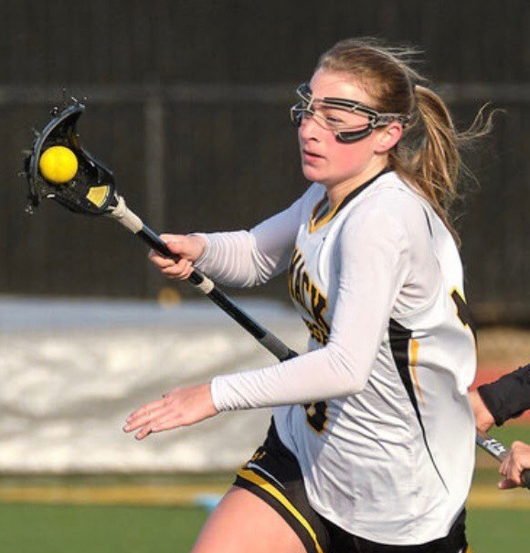 CommackSchools's tweet photo. Congratulations to Senior Emma D., 5-year varsity starting midfielder, was named one of @Newsday's Top 100 girls lacrosse players heading into the spring 2020 season. #CommackHighSchool #Lacrosse #CommackSchools  #TOP100 https://t.co/Ft5FN1dMRU