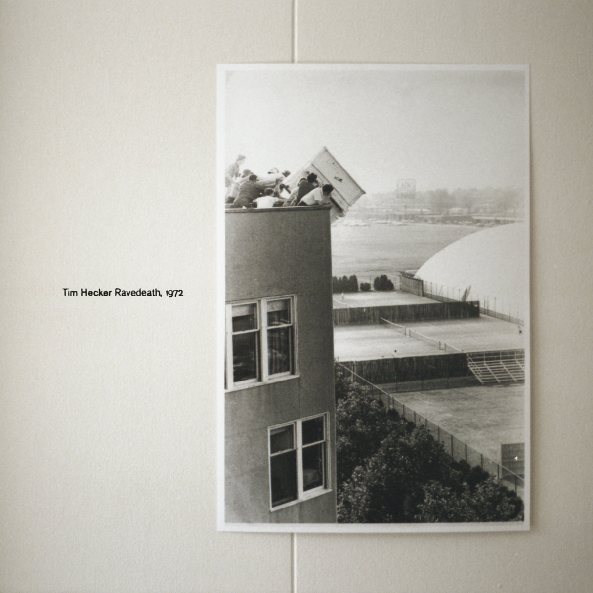 Today's work soundtrack: Tim Hecker - The Ravedeath 1972 Distorted, dark, intense, haunting, soul crushingly beautiful ambient drone sounds.Favorite track: In the Air II https://timhecker.bandcamp.com/album/ravedeath-1972
