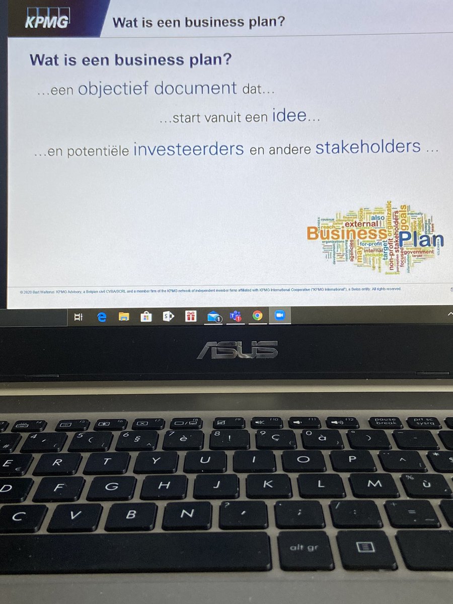 LodeNeylen's tweet photo. 2 weken geleden heb ik een webinar van Bart Walterus gevolgd. Heel interessant en leerrijk. Hij vertelde ons hoe we in deze tijd een goed businessplan konden opzetten en de risico’s die het met zich meebrengt. #thomasmore #ondernemerschap https://t.co/kcAkLowOem