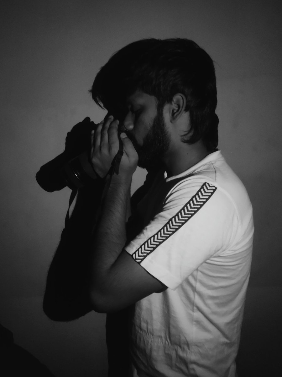 StiveSurya's tweet photo. Nice moment director kiss on camera capture in low light in my mobileact lovers use the black and white fliter indoor Photoshoot thx to vijay bro 
Frame in - @vijaysh23 
Capture  - @luckey_star10 
#nicemoment #director #directorofphotography #kiss #camera #lowlights #capture https://t.co/x27KthOBTa