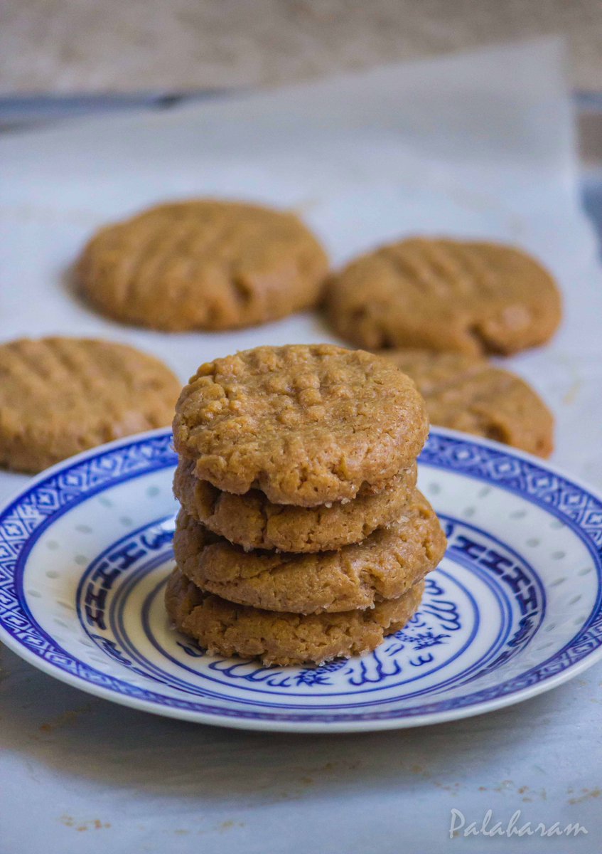 Palaharam's tweet photo. Peanut Butter Cookies - A three ingredient cookie recipe !

https://t.co/Dj3i4W3j5H

#bakes #cookies #peanutbutter #cookwithkids #3ingredientcookie https://t.co/y1Z7R5Fvub