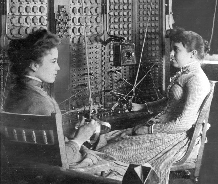 OhioHistory's tweet photo. @mnhs Sorry, we were thinking about other things. Like the outdoors. Remember the outdoors, @NYHistory?
#MuseumTelephone https://t.co/gxhyUkcX8e
