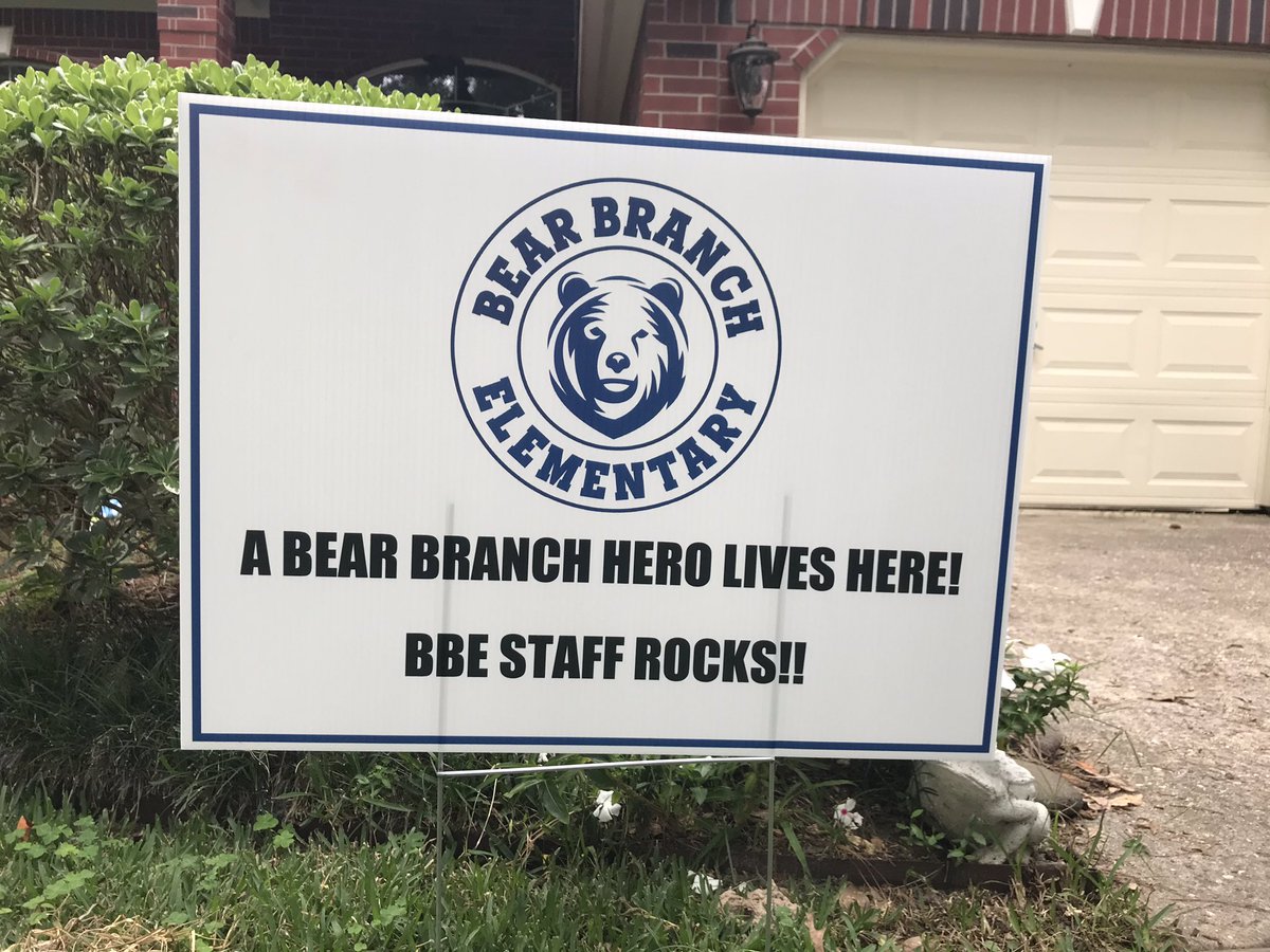 pkinderallen3's tweet photo. Thank you to our fabulous admins for literally going the extra mile and putting these signs in our yards. I work with the BEST!! @bearbranchelem https://t.co/JjtbeWvWO2