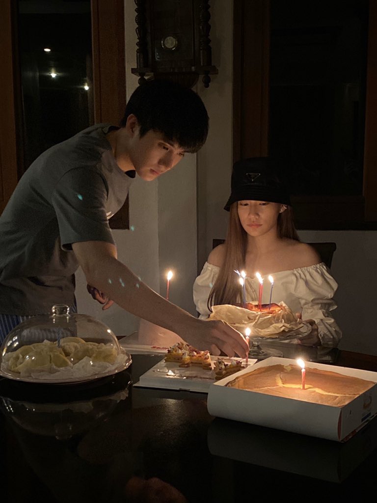 innsarin's tweet photo. Eay’s birthday https://t.co/oLcT2qNW19