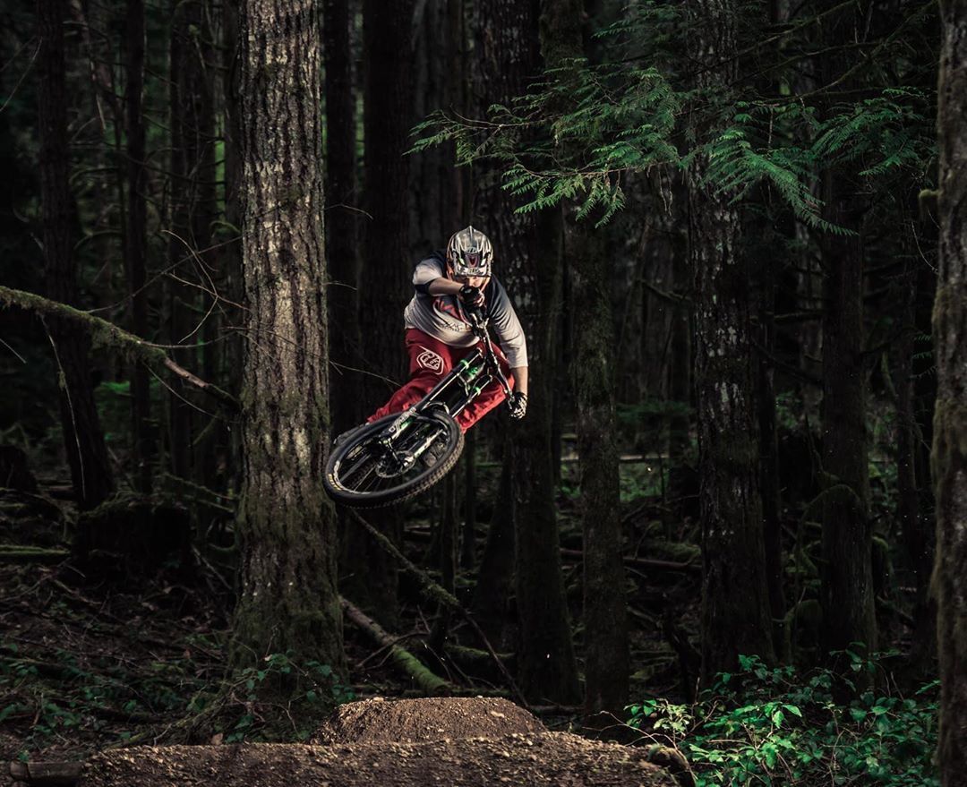 loamcycling's tweet photo. Loam Coffee Team Rider Thomas Shaw doing what does he best ... hucking.

#mtb #mtblife #evolvebikes #loamcoffee #downhillmtb https://t.co/FoIPeoAfSc