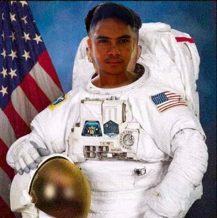 killabingg's tweet photo. Unang Pilipino Na Nakatapak nang tae https://t.co/9UsOuNeZYC