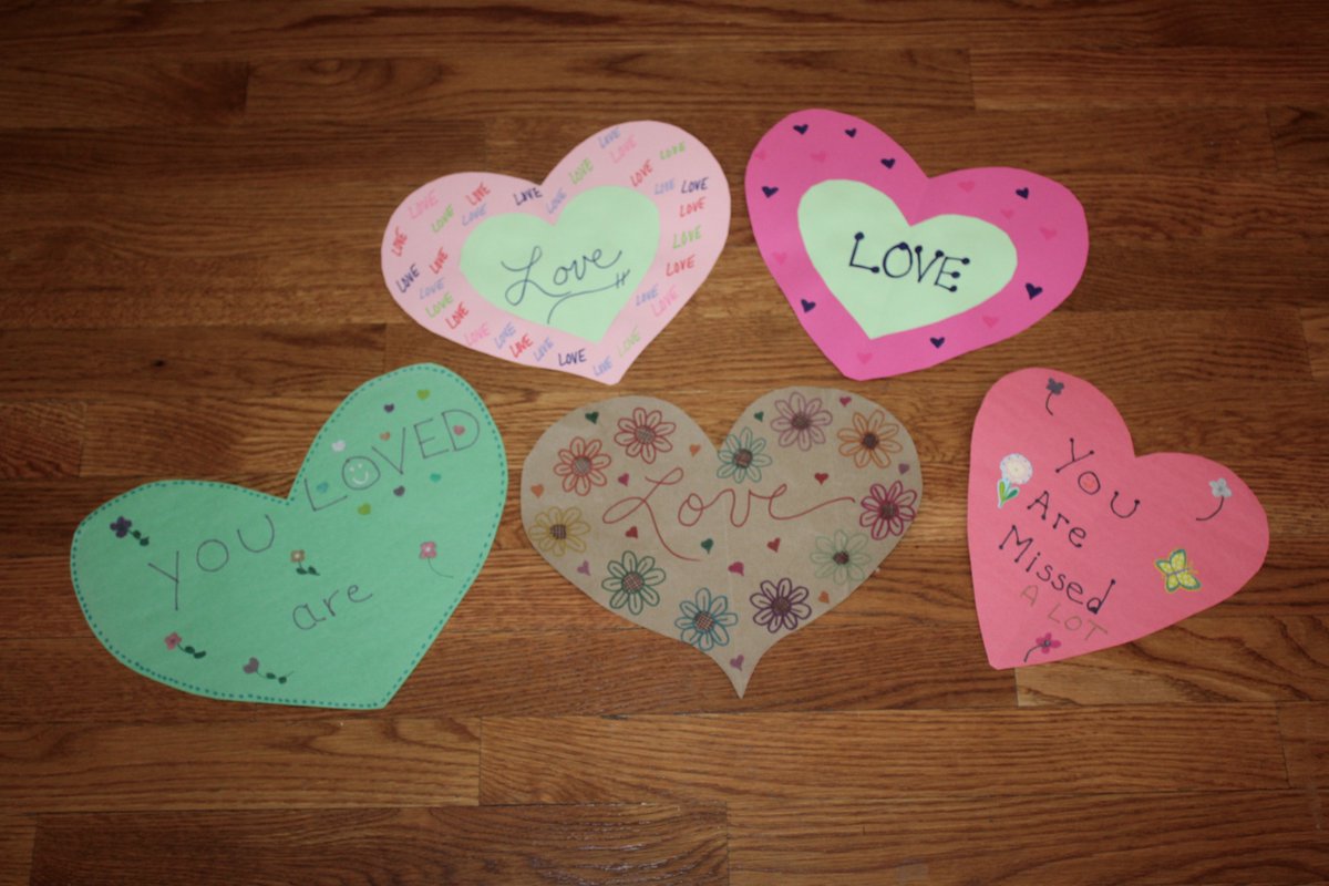 CatchingJoy's tweet photo. Mile 8! @Catching Joy made 100+ hearts for for seniors at New Horizons in Woburn <3 @SomeGoodNews @PointsofLight @generationOn @PeaceFirst @BTWFoundation #GYSD20 #DoGoodFromHome #RunningTogether #channelkindess #empathy #creativity #love #hope #peace #kids #changingtheworld https://t.co/O2nREX7CBu