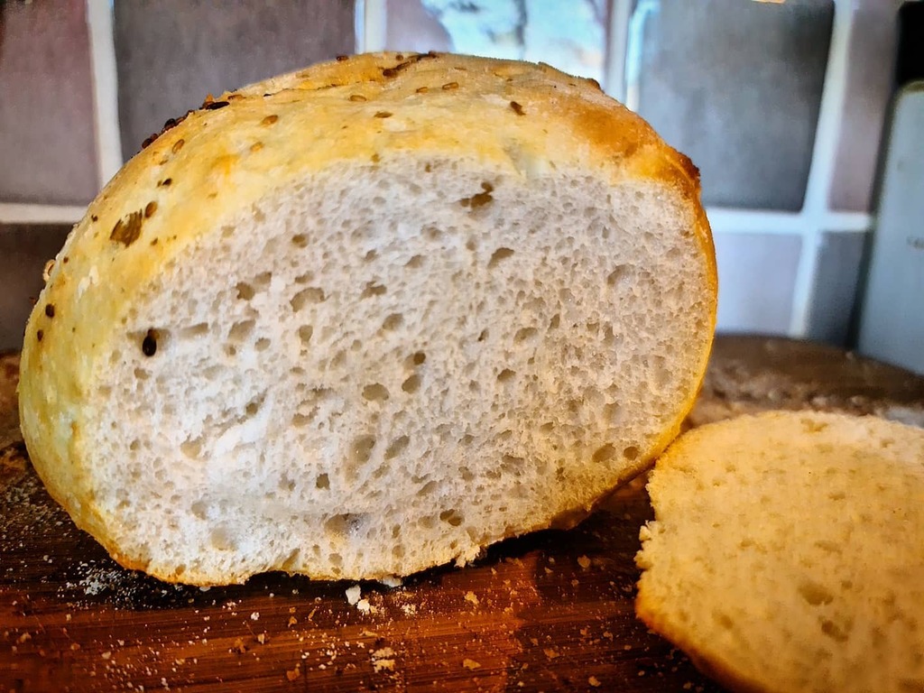JBMoreton's tweet photo. Take 2; 2nd attempt at gluten free white loaf perfection using the fabulous @letthemeatglutenfreecake recipe for artisan bread as a base. Tweaks this time; a slight decrease in egg white amount (replacing the whey powder from Kim's original recipe). A co… https://t.co/SRovcDKq0X https://t.co/G50X6t4qbt