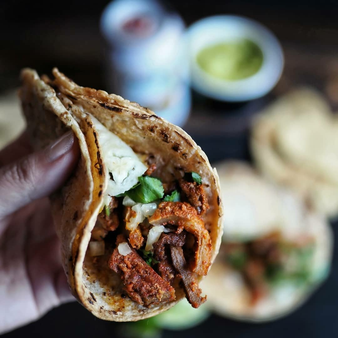 TasteCookSip's tweet photo. Happy Cinco de Mayo on #TacoTuesday! @mxtacoorlando
⁣⁣⁣is celebrating w/ 2 #tacos &amp; a beer for just $8 all day!

Chef Ryan is cooking up his craveable Tacos al pastor at the @TheMilkDistrict location all day!  ⁣⁣⁣read more + Giveaway:
⁣⁣
https://t.co/fZtFSRvcok #407days https://t.co/ALy7qAGzrO