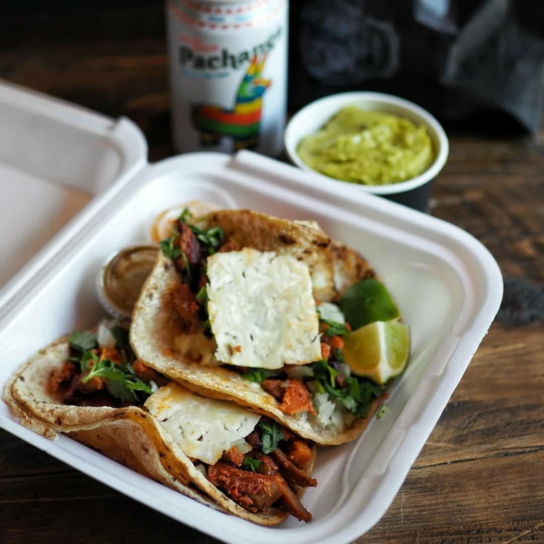 TasteCookSip's tweet photo. Happy Cinco de Mayo on #TacoTuesday! @mxtacoorlando
⁣⁣⁣is celebrating w/ 2 #tacos &amp; a beer for just $8 all day!

Chef Ryan is cooking up his craveable Tacos al pastor at the @TheMilkDistrict location all day!  ⁣⁣⁣read more + Giveaway:
⁣⁣
https://t.co/fZtFSRvcok #407days https://t.co/ALy7qAGzrO