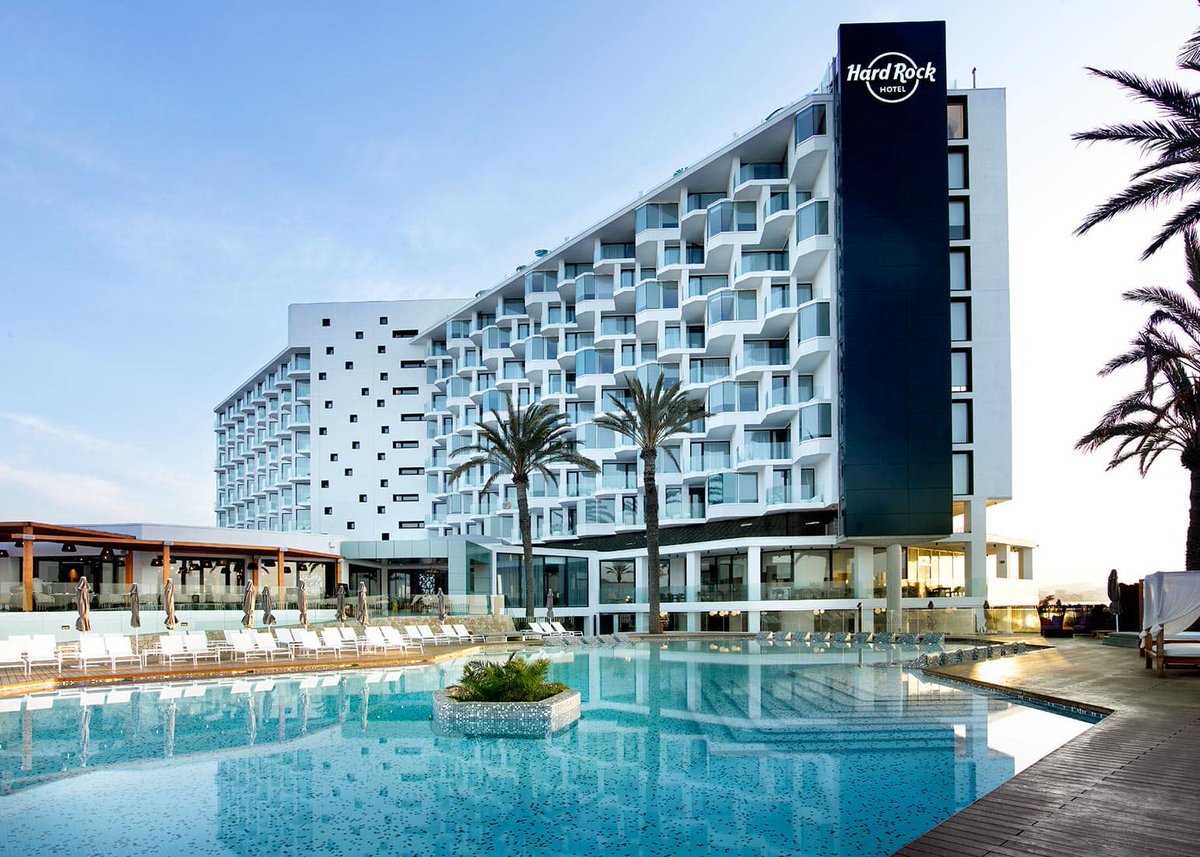 justflyspanje's tweet photo. Hard Rock Ibiza! 5-sterren hotel, pure luxe en glamour 😁 Vertrek 30 september voor 8 dagen. Justfly aanbieding voor €576,- p.p. 🥥⛱ boeken > https://t.co/XzW7xTFN0C #ibiza #vakantie #justfly #zomer #aanbieding https://t.co/py09vWor76