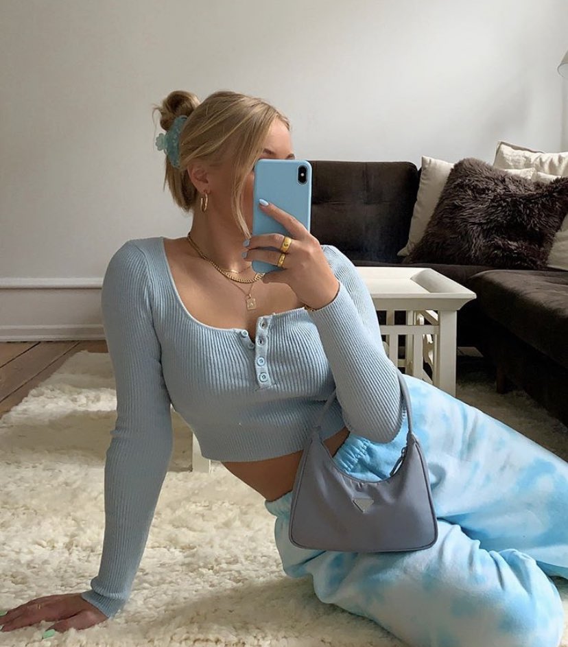 badestoutfit's tweet photo. full baby blue https://t.co/4s9M52KlFl