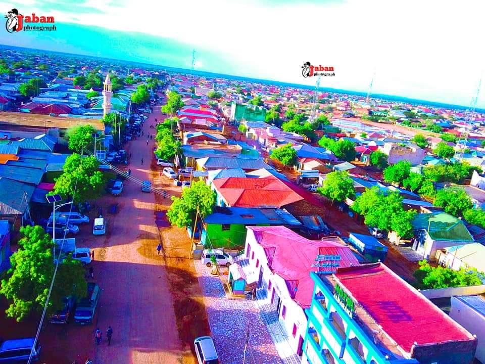 AxmedFaanto's tweet photo. I remember Buhodle of few houses, and now this green town with tarmac road all did by the locals and their diaspora with no outside funding.
The village I was born and raised became this Enviroment friendly and strategically planned city. #proud #LocalSolutionstoLocalProblems https://t.co/HqiZ1fubF6