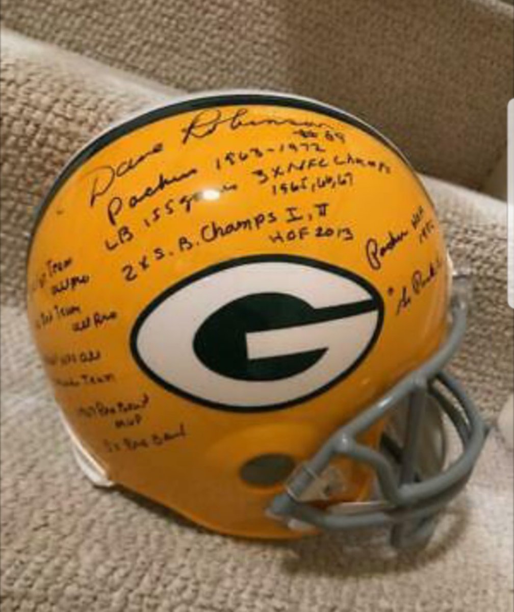 barnsley_TYKE's tweet photo. Got these two beauties winging their way to the UK from the USA thanks to @ASA_SUSA_UK making it possible, #DaveRobinson #Packers and #LennyMoore #Colts signed full size helmets full of inscriptions 🖋🧢🏈 if you're in the UK, fan of American sports,let these guys sort you out 💯 https://t.co/Bz2VuHdaH5