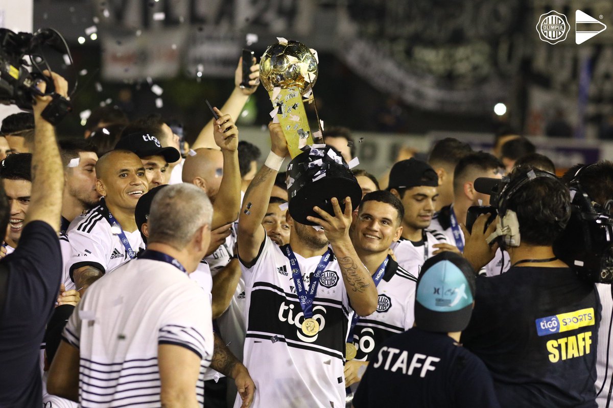 OlimpiaMedia's tweet photo. #DatoOM |
El #Apertura2019, fue el primer 🏆 en la historia de @elClubOlimpia que se ganaba jugando en el Este del País.
Nunca antes, el club lo había logrado...
#SuperTRIC4MP3ONES 🌟 https://t.co/ZFwu7hMcuk