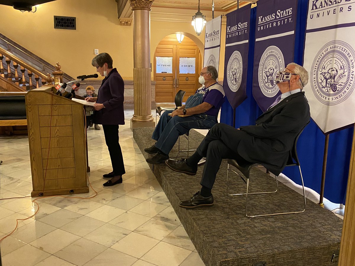GovLauraKelly's tweet photo. This afternoon I had the pleasure of joining @KState President Richard Myers to confer a bachelor's degree upon Dennis Ruhnke of Troy, Kansas. Dennis recently sent a letter to @NYGovCuomo with an N-95 mask to give to a nurse or doctor in New York. (1/2) https://t.co/jHfDtUtxSQ