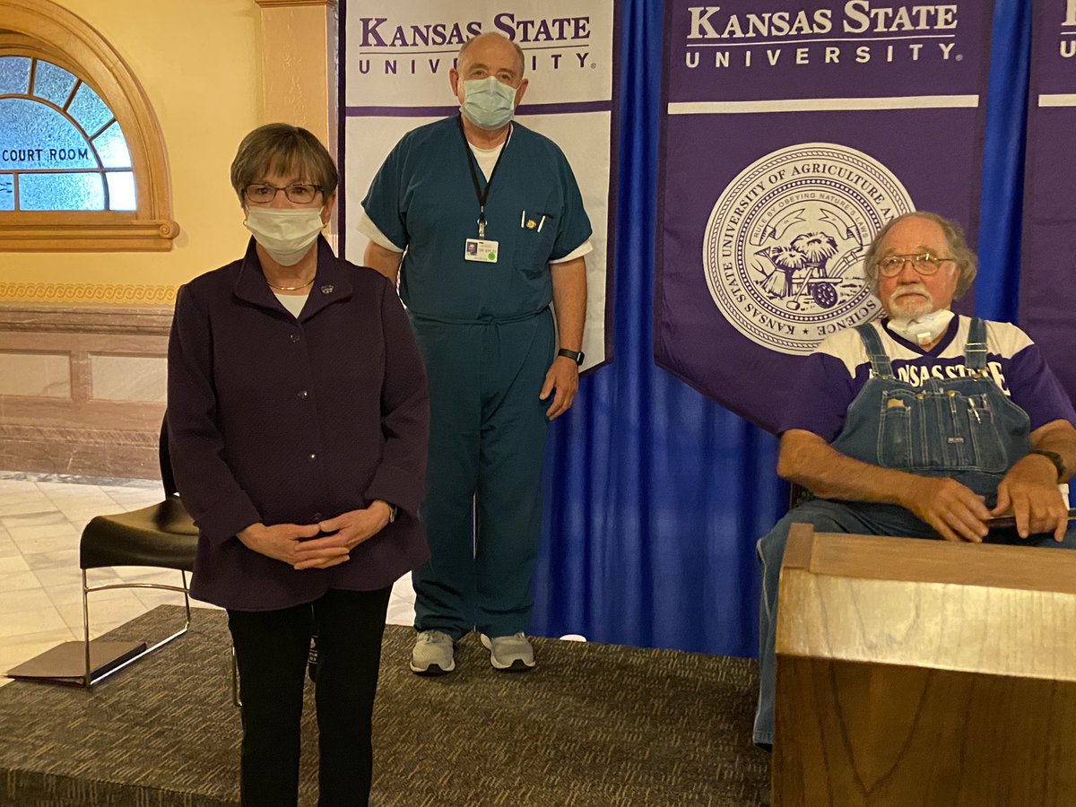 GovLauraKelly's tweet photo. This afternoon I had the pleasure of joining @KState President Richard Myers to confer a bachelor's degree upon Dennis Ruhnke of Troy, Kansas. Dennis recently sent a letter to @NYGovCuomo with an N-95 mask to give to a nurse or doctor in New York. (1/2) https://t.co/jHfDtUtxSQ