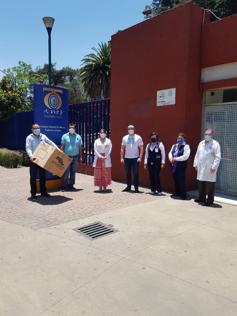 funsamex_org's tweet photo. #Guerreros: ¡compartimos que las donaciones de #cubrebocas siguen llegando (y las hace directo el donante en el hospital). Hoy entregamos 3,000 cubrebocas al @T_HIMFG para nuestros guerreros, sus familias y para los grandes #héroes de esta batalla: médicos, enfermeras, personal https://t.co/mu1bG0r6Od